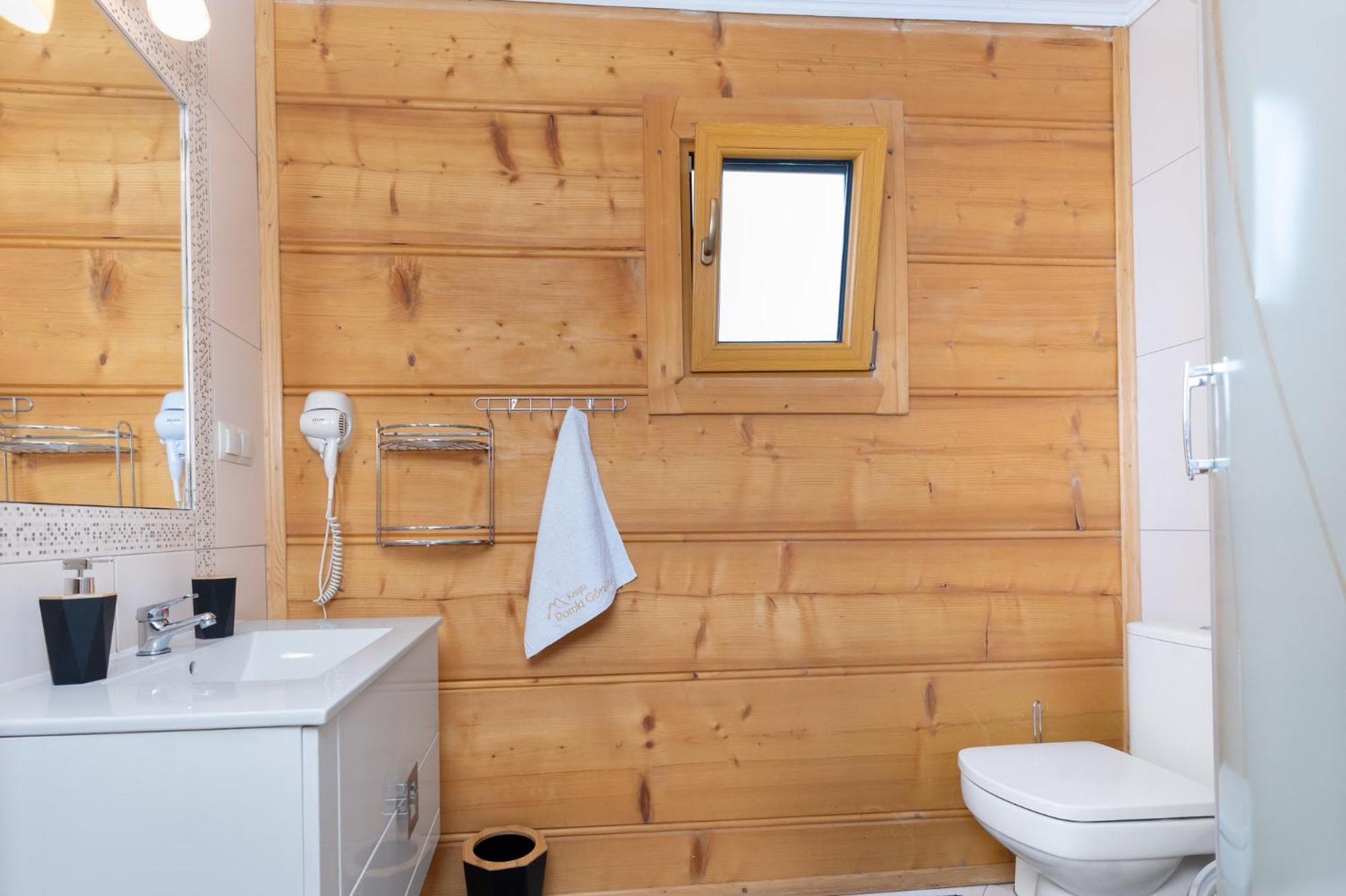 I Krupa Ciche Z Jacuzzi Chalet