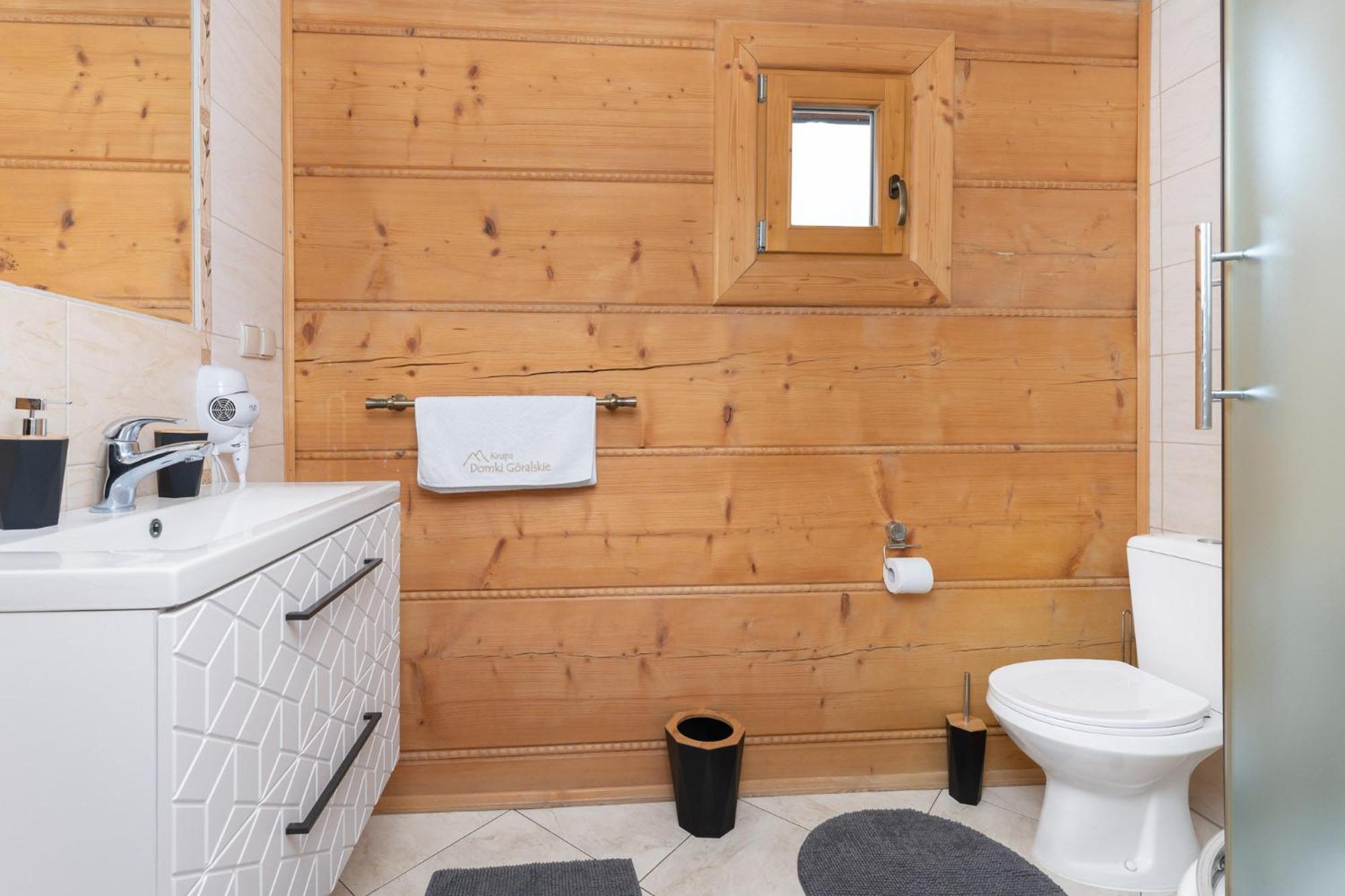 I Krupa Ciche Z Jacuzzi Chalet